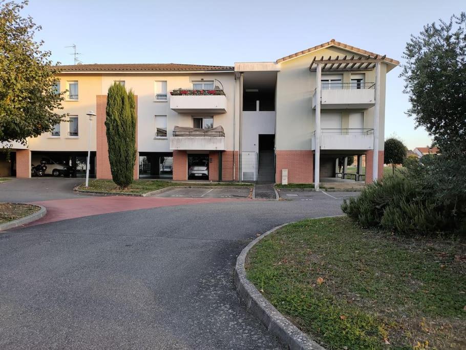 Spacieux et joli appartement de 2 à 4 personnes • Parking • Wifi Fenouillet  Extérieur photo